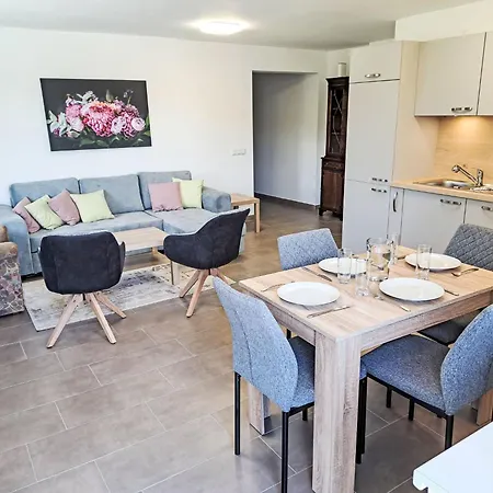 Sunshine View By Interhome Apartman Sekirn
